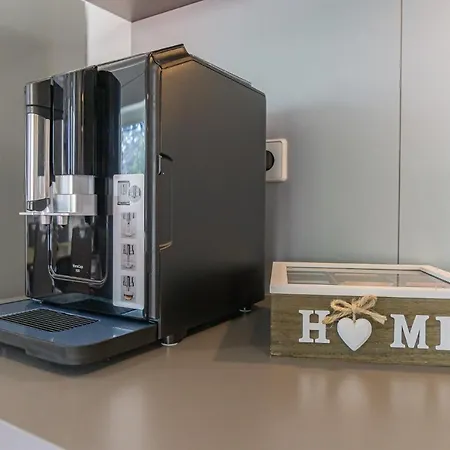 בית נופש Exklusive Stadtvilla-190qm- Parkplatz- 3schlafzimmer- 2 Baeder- Netflix- Waschmaschine- 4 Etagen-naehe Theater *