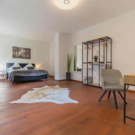 בית נופש Exklusive Stadtvilla-190qm- Parkplatz- 3schlafzimmer- 2 Baeder- Netflix- Waschmaschine- 4 Etagen-naehe Theater