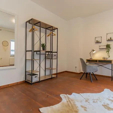 Holiday home Exklusive Stadtresidenz: Mehrstöckige Mit Theaternähe