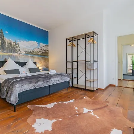 Holiday home Exklusive Stadtresidenz: Mehrstöckige Mit Theaternähe *