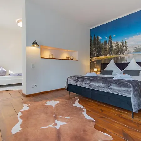 Exklusive Stadtvilla-190qm- Parkplatz- 3schlafzimmer- 2 Baeder- Netflix- Waschmaschine- 4 Etagen-naehe Theater