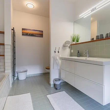 Holiday home Exklusive Stadtresidenz: Mehrstöckige Mit Theaternähe *