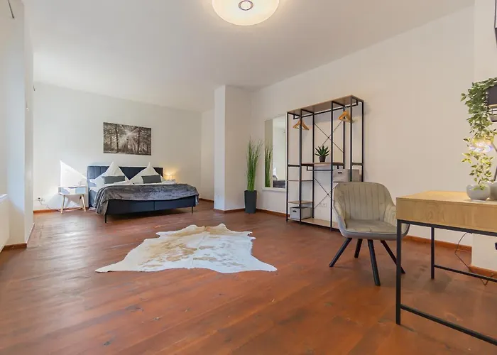 בית נופש Exklusive Stadtvilla-190qm- Parkplatz- 3schlafzimmer- 2 Baeder- Netflix- Waschmaschine- 4 Etagen-naehe Theater