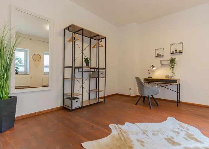 بيت للعطل Exklusive Stadtvilla-190qm- Parkplatz- 3schlafzimmer- 2 Baeder- Netflix- Waschmaschine- 4 Etagen-naehe Theater